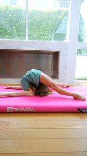 Anna McNulty feet photo thumbnail