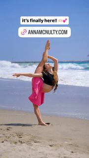 Anna McNulty feet photo thumbnail