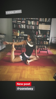 Anna Menenakou feet photo 14