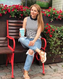 Anna Mikhaylovskaya feet photo thumbnail