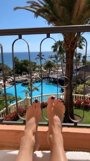Anna Mikhaylovskaya feet photo thumbnail