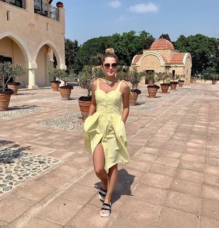 Anna Mikhaylovskaya feet photo thumbnail