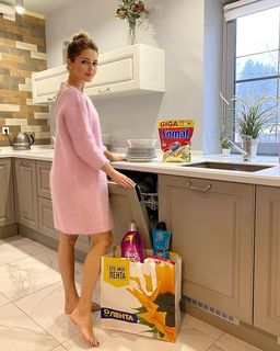 Anna Mikhaylovskaya feet photo thumbnail