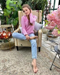 Anna Mikhaylovskaya feet photo thumbnail