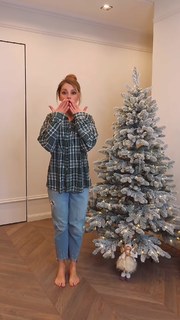 Anna Mikhaylovskaya feet photo thumbnail