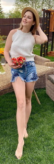 Anna Mikhaylovskaya feet photo thumbnail