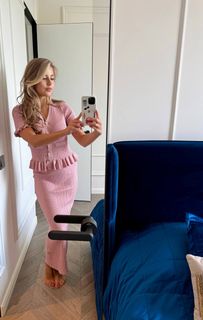 Anna Mikhaylovskaya feet photo thumbnail