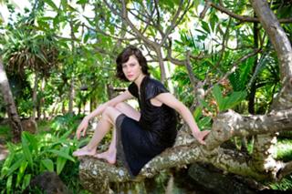 Anna Mouglalis feet photo 11