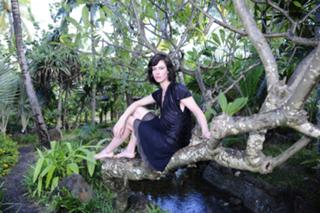 Anna Mouglalis feet photo 10