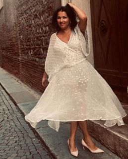 Anna Netrebko feet photo 17