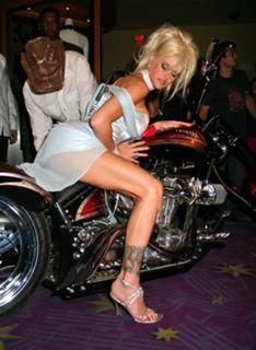 Anna Nicole Smith feet photo thumbnail