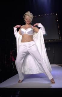 Anna Nicole Smith feet photo thumbnail