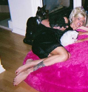 Anna Nicole Smith feet photo thumbnail