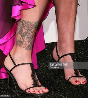 Anna Nicole Smith feet photo thumbnail