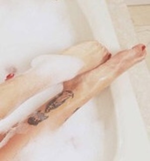 Anna Nicole Smith feet photo thumbnail