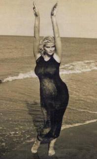 Anna Nicole Smith feet photo thumbnail