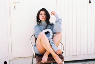 Anna Nooshin feet photo 1