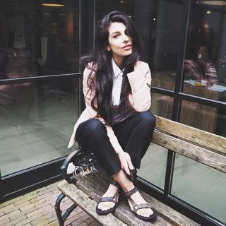 Anna Nooshin feet photo 17