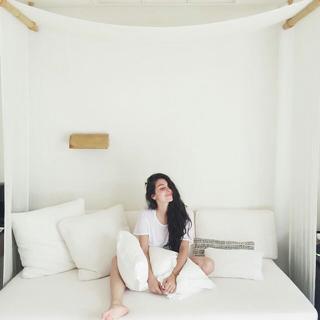 Anna Nooshin feet photo 19