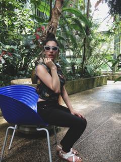 Anna Nooshin feet photo 9
