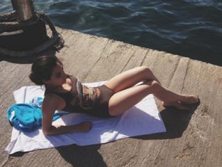 Anna Nooshin feet photo 5