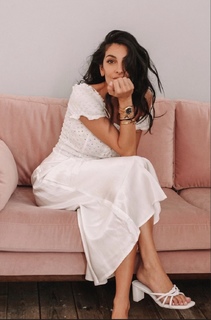 Anna Nooshin feet photo 8
