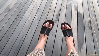 Anna Nooshin feet photo 9