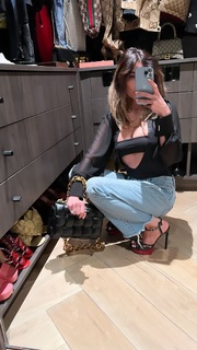 Anna Nooshin feet photo 18