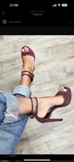 Anna Nooshin feet photo 5