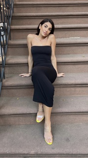 Anna Nooshin feet photo 7