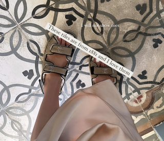 Anna Nooshin feet photo 15