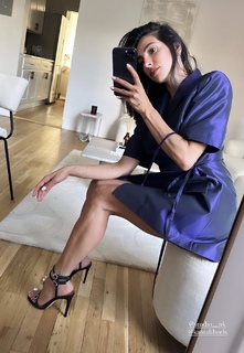 Anna Nooshin feet photo 14