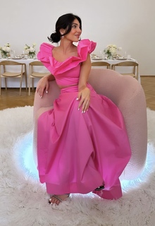 Anna Nooshin feet photo 8