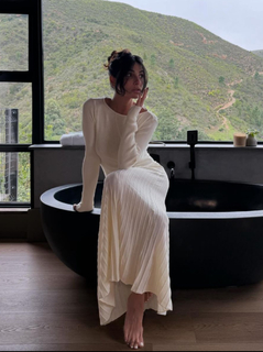 Anna Nooshin feet photo 6