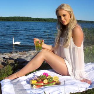Anna Nystrom feet photo thumbnail