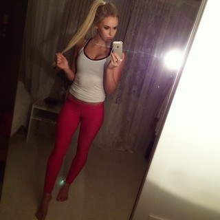 Anna Nystrom feet photo thumbnail