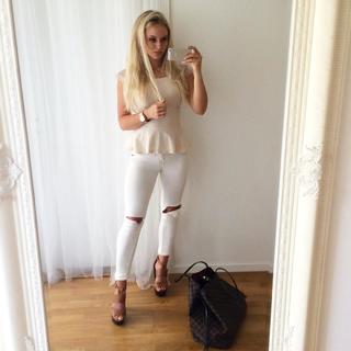 Anna Nystrom feet photo thumbnail