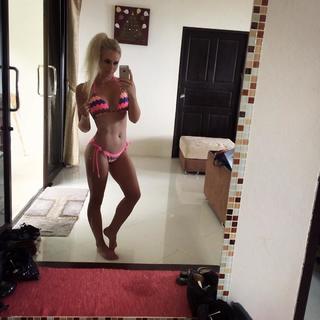 Anna Nystrom feet photo thumbnail