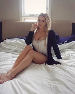 Anna Nystrom feet photo thumbnail