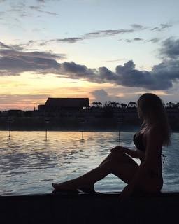 Anna Nystrom feet photo thumbnail