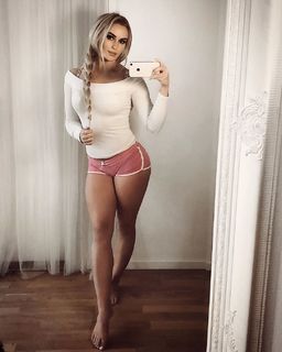 Anna Nystrom feet photo thumbnail