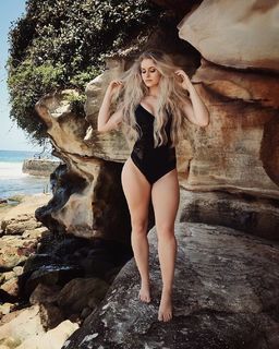 Anna Nystrom feet photo thumbnail