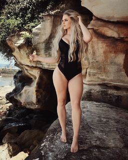 Anna Nystrom feet photo thumbnail