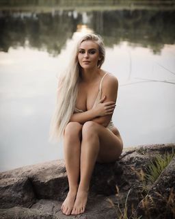 Anna Nystrom feet photo thumbnail
