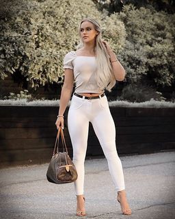 Anna Nystrom feet photo thumbnail