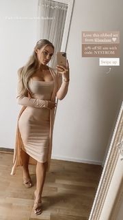 Anna Nystrom feet photo thumbnail