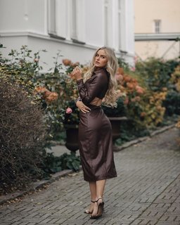 Anna Nystrom feet photo thumbnail