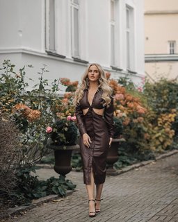 Anna Nystrom feet photo thumbnail