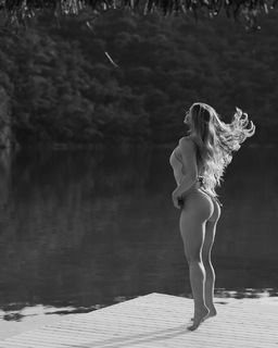 Anna Nystrom feet photo thumbnail