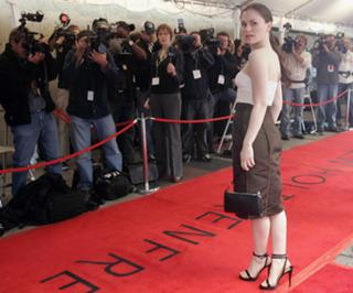 Anna Paquin feet photo thumbnail